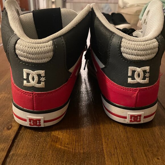 DC High Top Boys Shoes Red Black White Size 6.5 - Picture 2 of 3